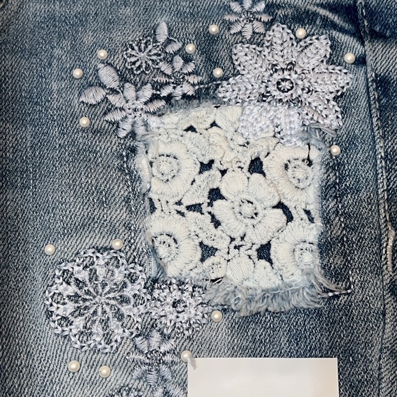 NEW Girls Girlfriend Fit Jeans Size 4 - Picture 2 of 6